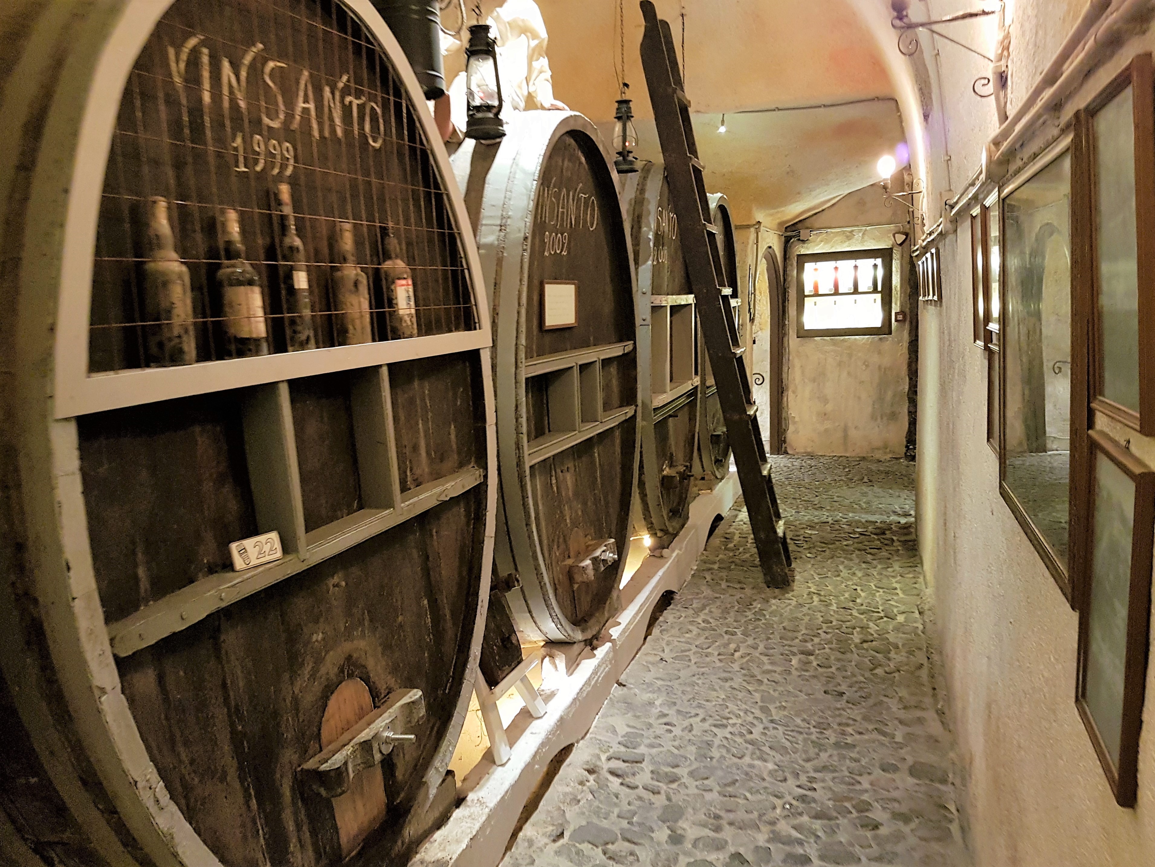 vino santorini