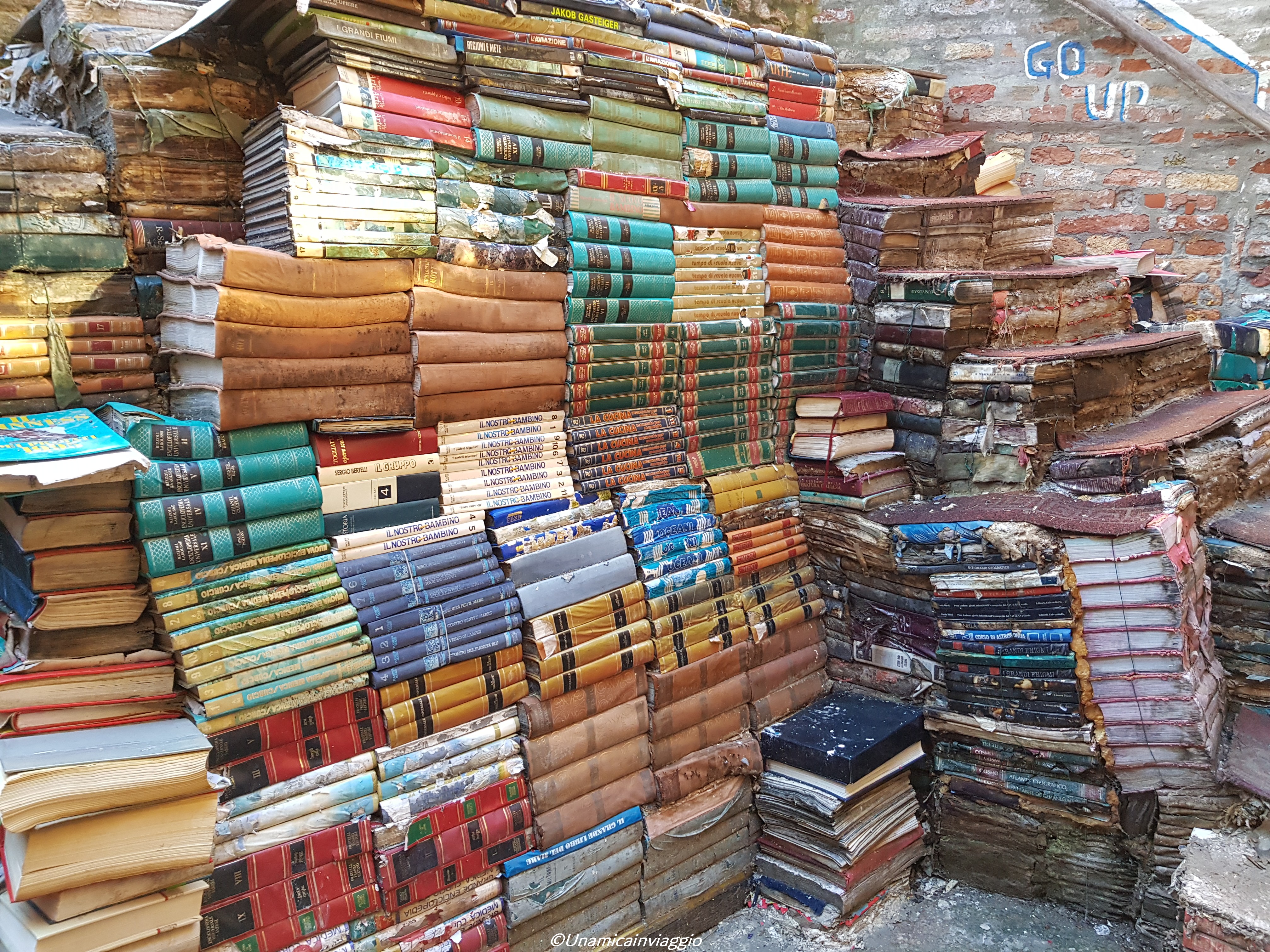 libreria acqua alta a venezia