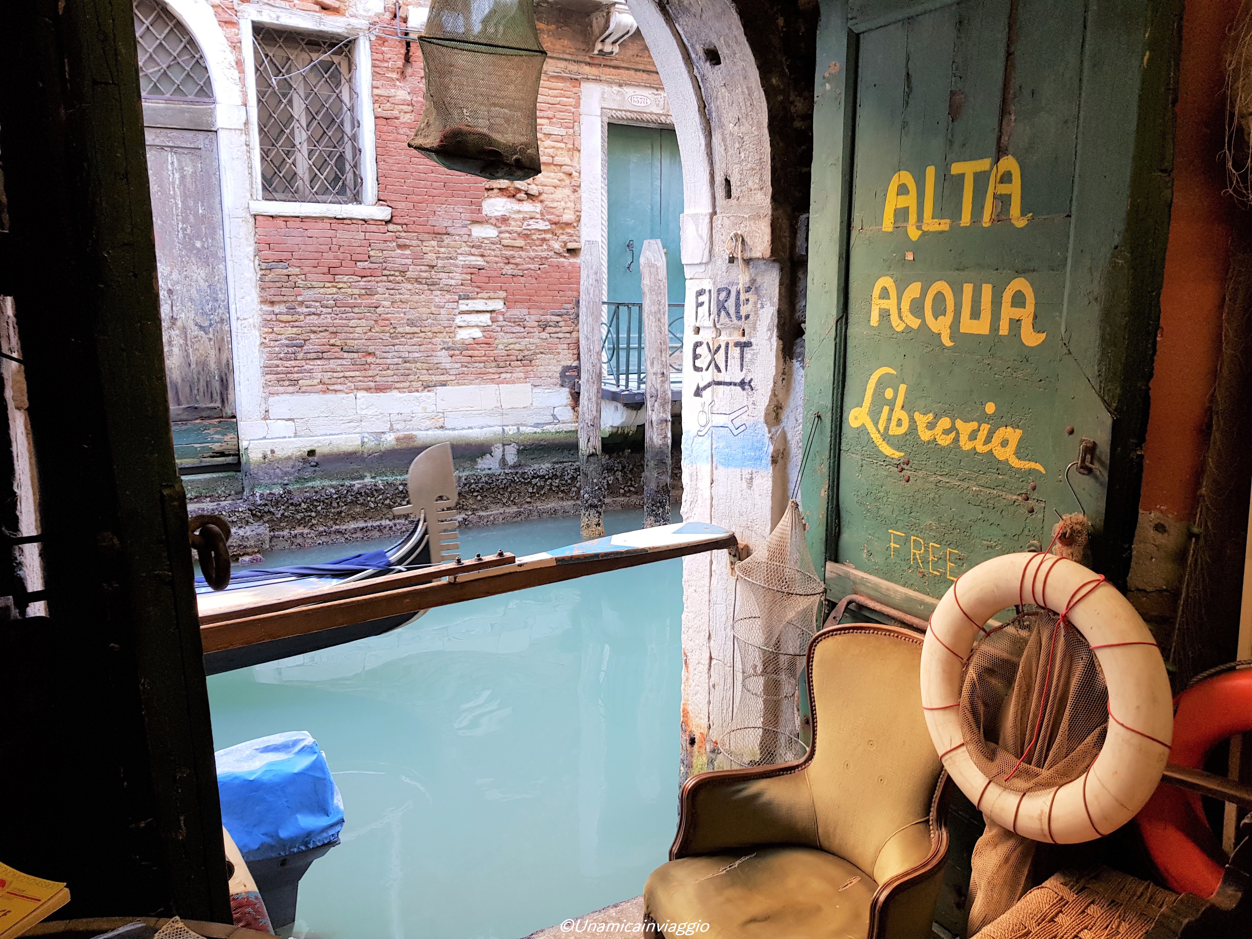 libreria acqua alta a venezia