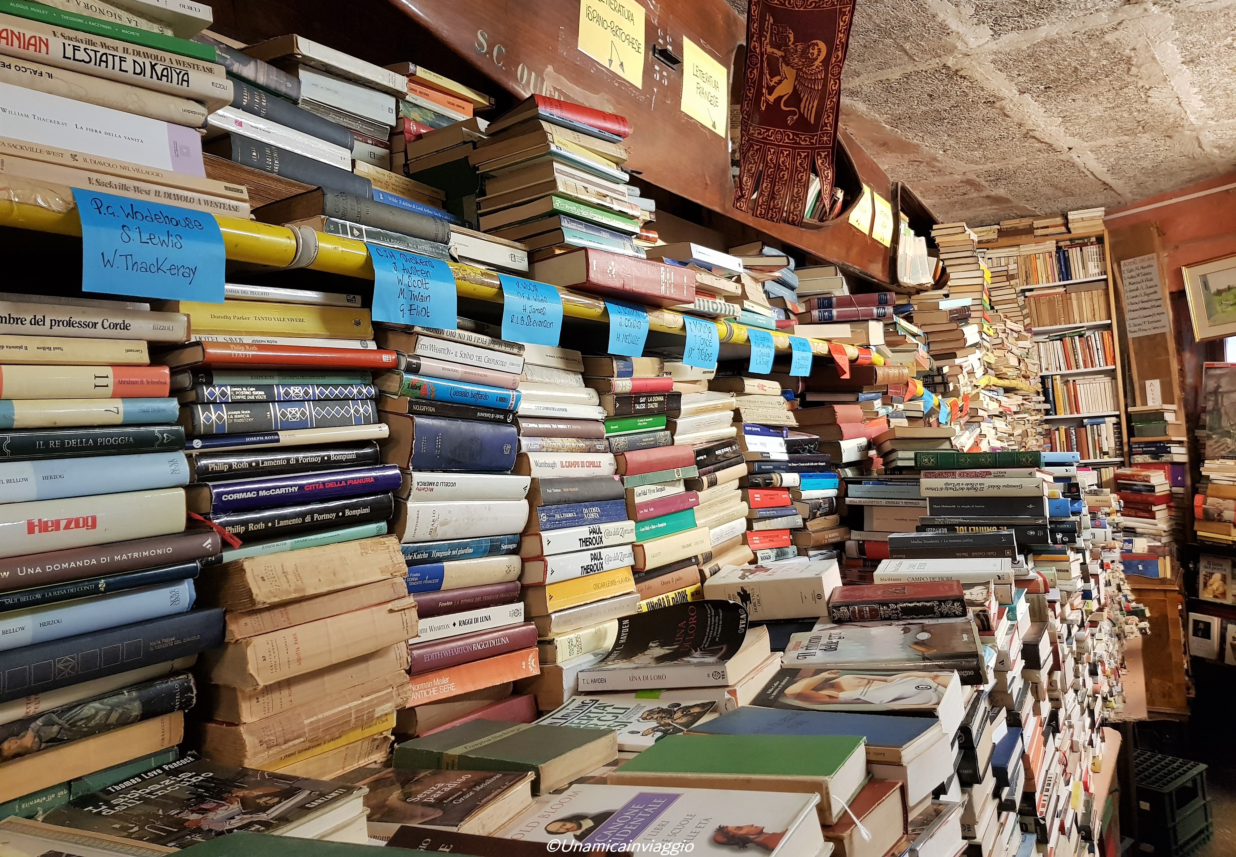 libreria acqua alta a venezia