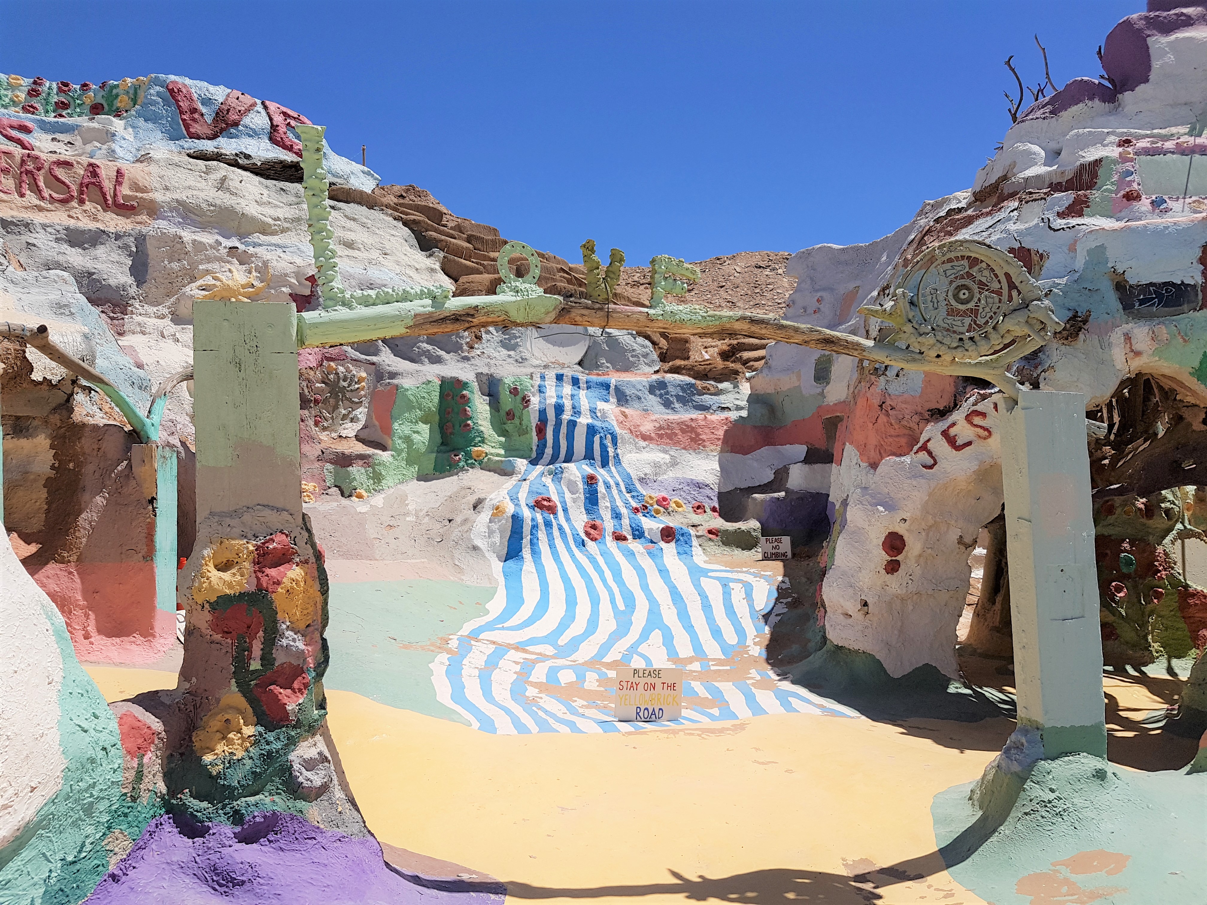salvation mountain california