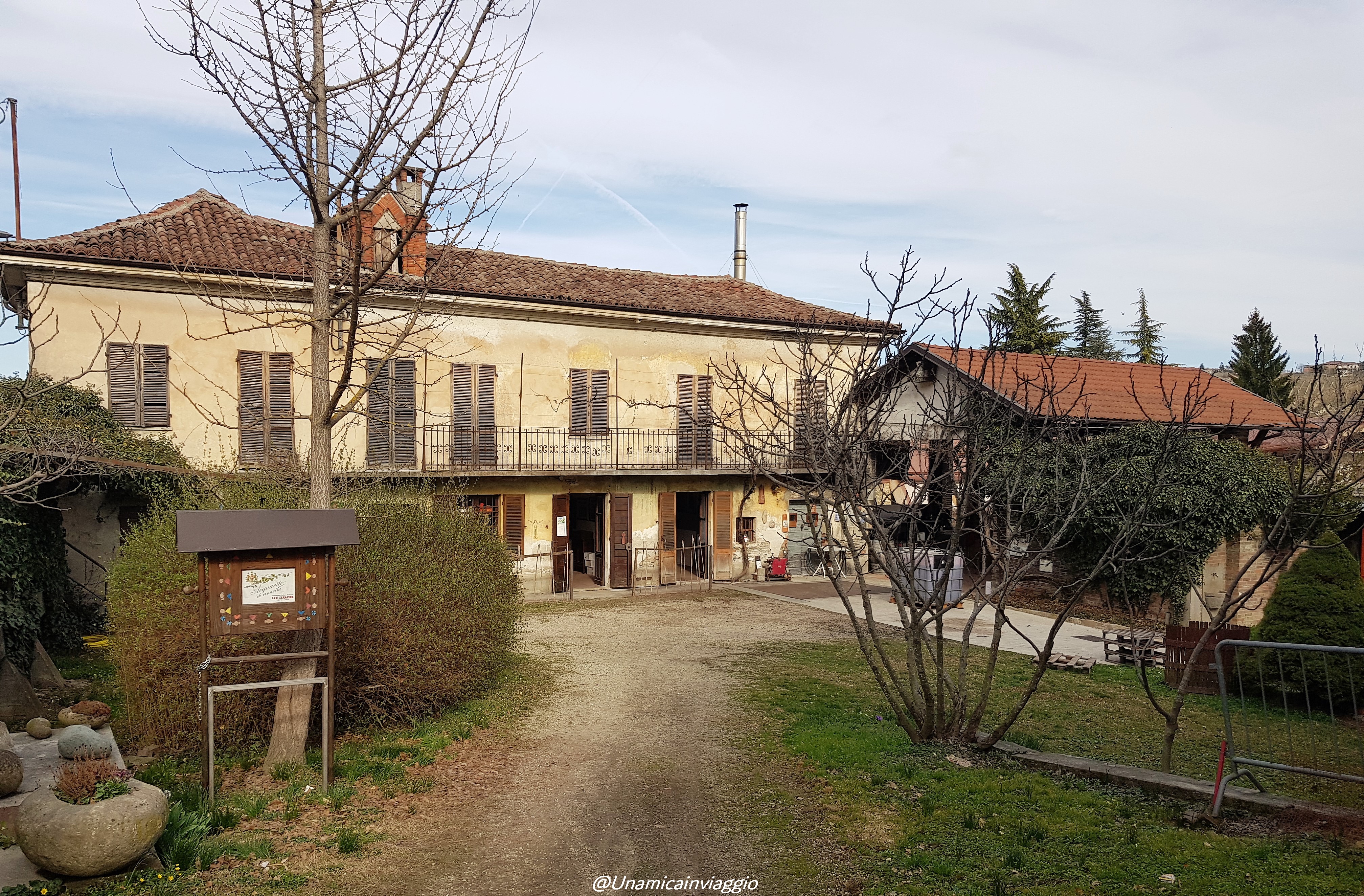visita alla distilleria romano levi - langhe