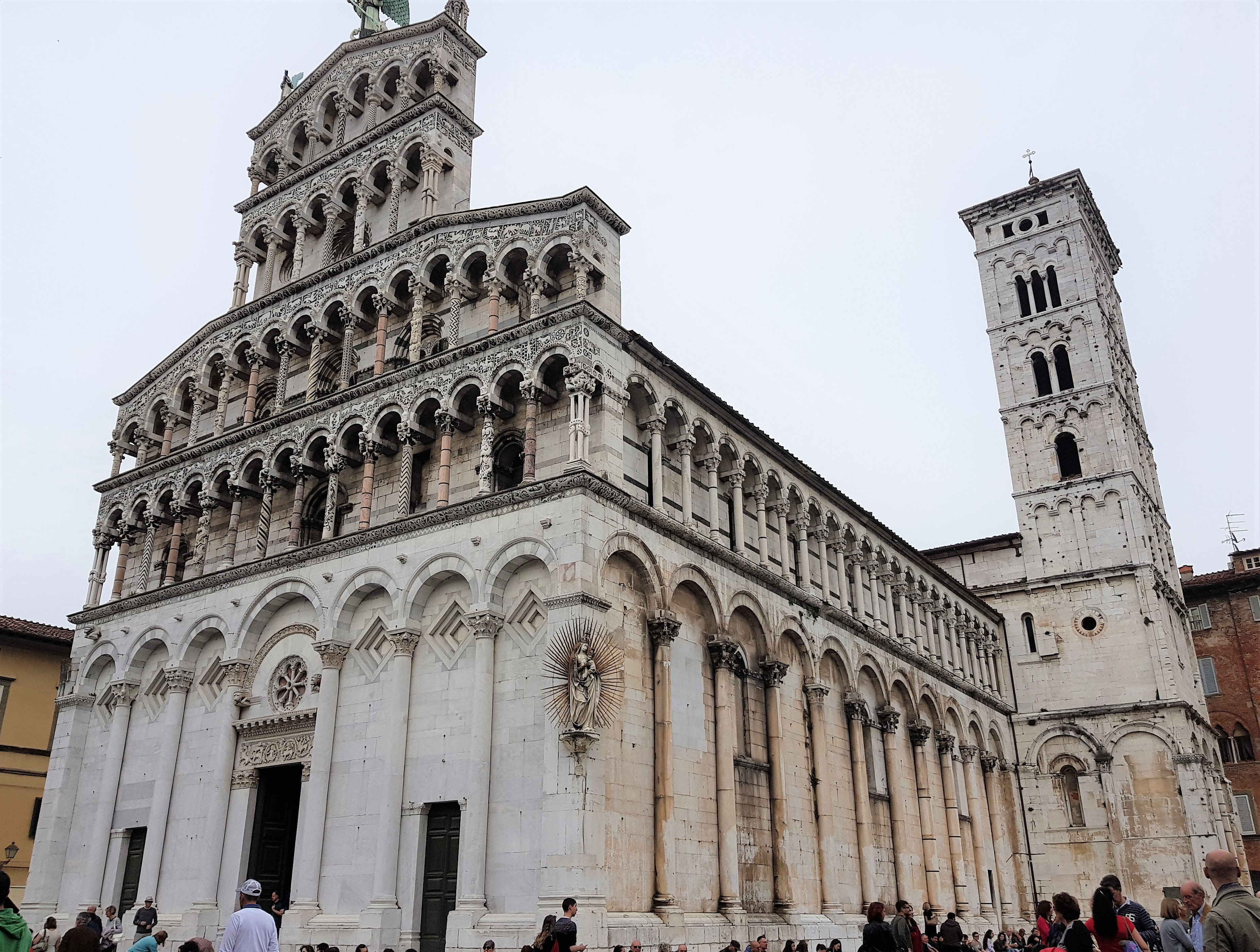 cosa vedere a lucca in un giorno - itinerario - chiesa di san michele