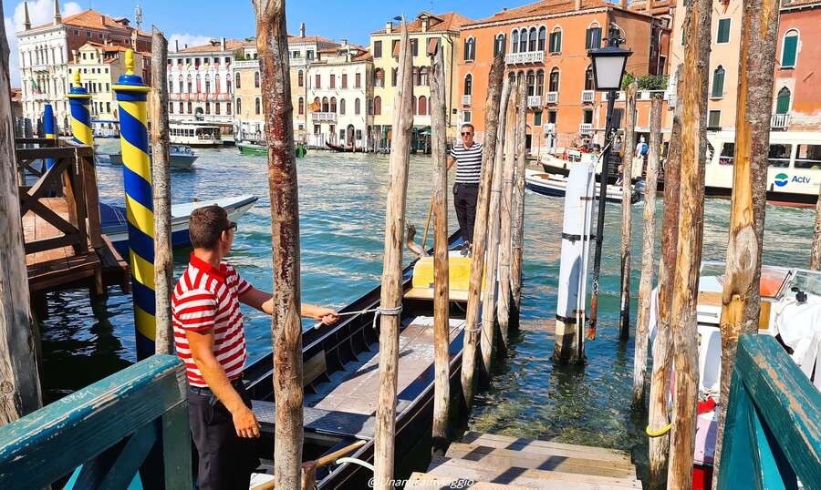 andare-gratis-in-gondola-a-venezia