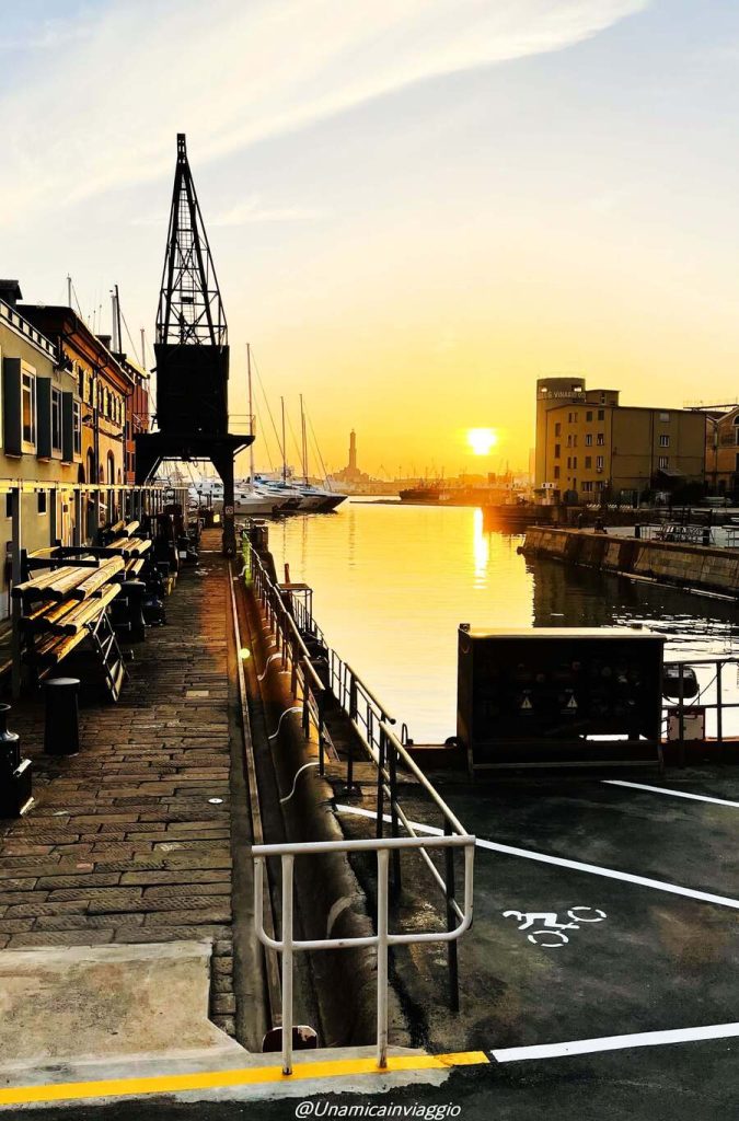 genova-tramonto-al-porto-antico