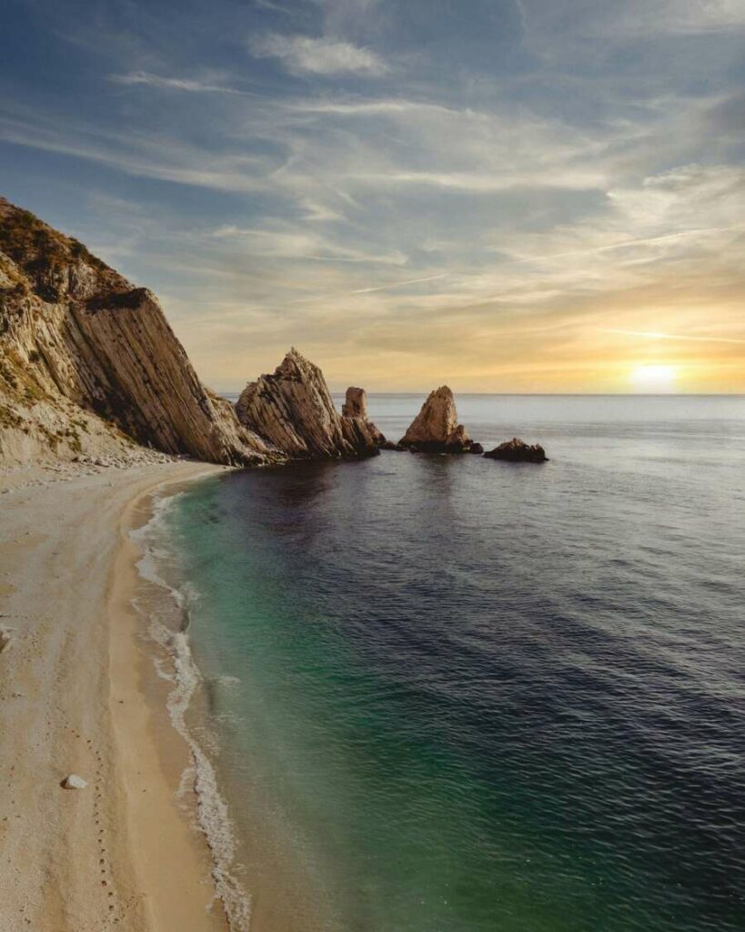 cosa-vedere-in-italia-spiaggia-marche